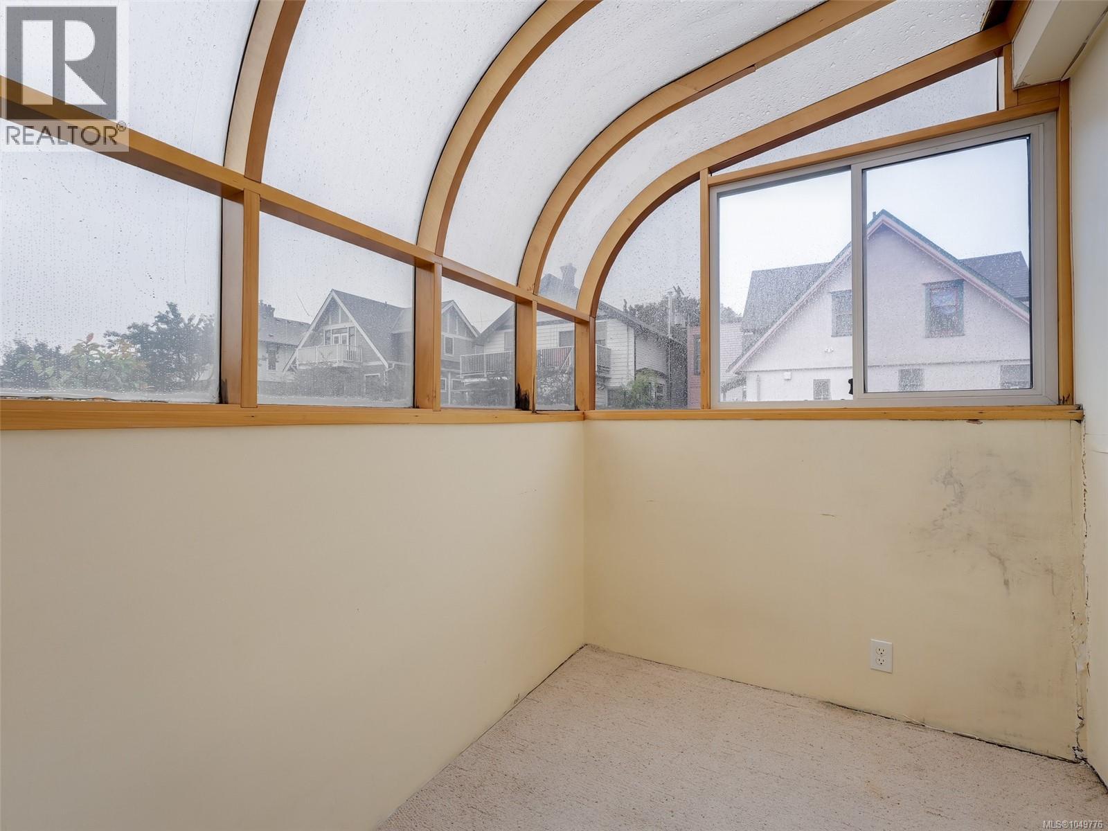 3 1315 Gladstone Avenue, Victoria