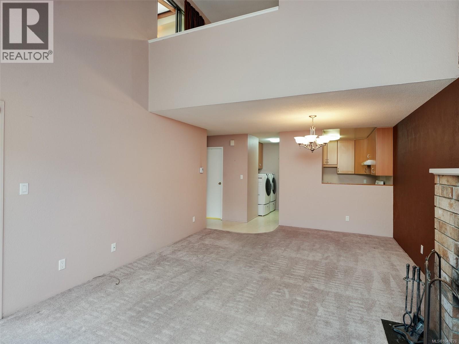 #3 1315 Gladstone Ave - 3