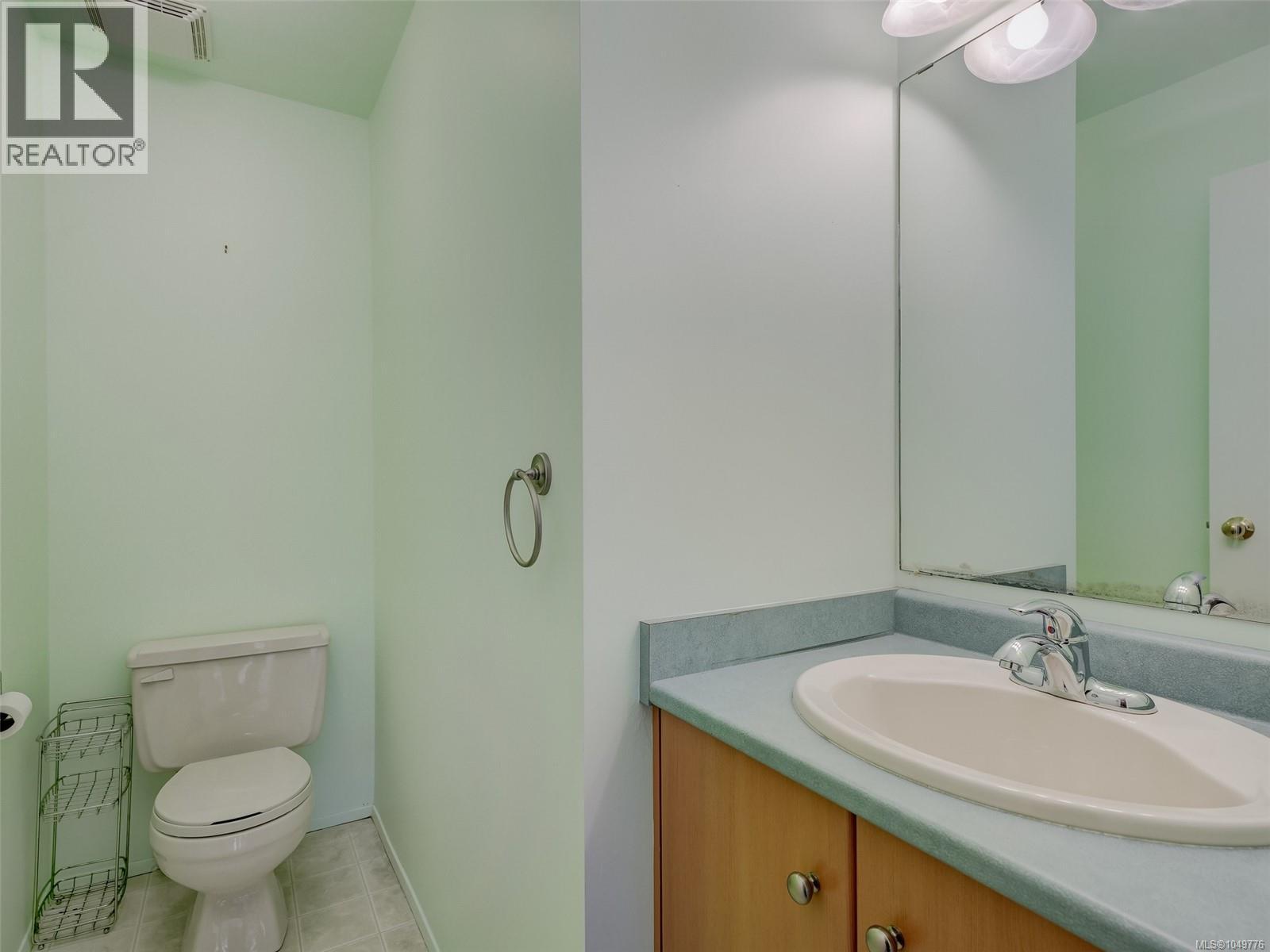 #3 1315 Gladstone Ave - 20