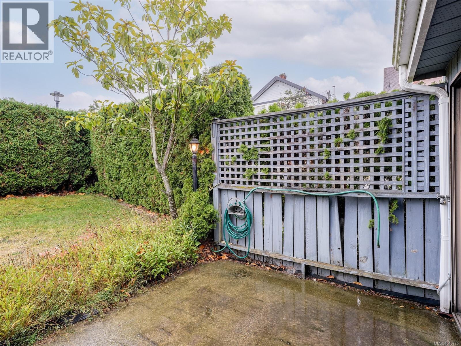 3 1315 Gladstone Avenue, Victoria