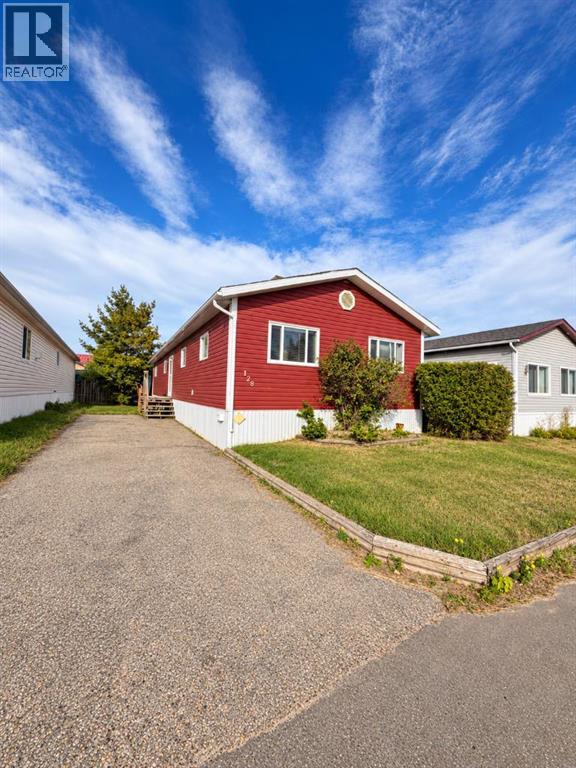 128 Grandview Crescent - 1