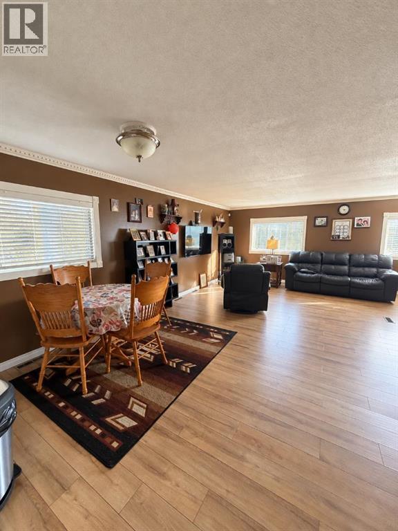 128 Grandview Crescent - 3