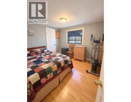 Kitchen - 128 Grandview Crescent, Fort Mcmurray, AB T9H4X6 Photo 6