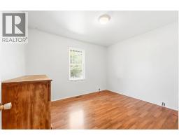 2pc Bathroom - 340 12 Avenue Nw, Calgary, AB T2M0C7 Photo 8