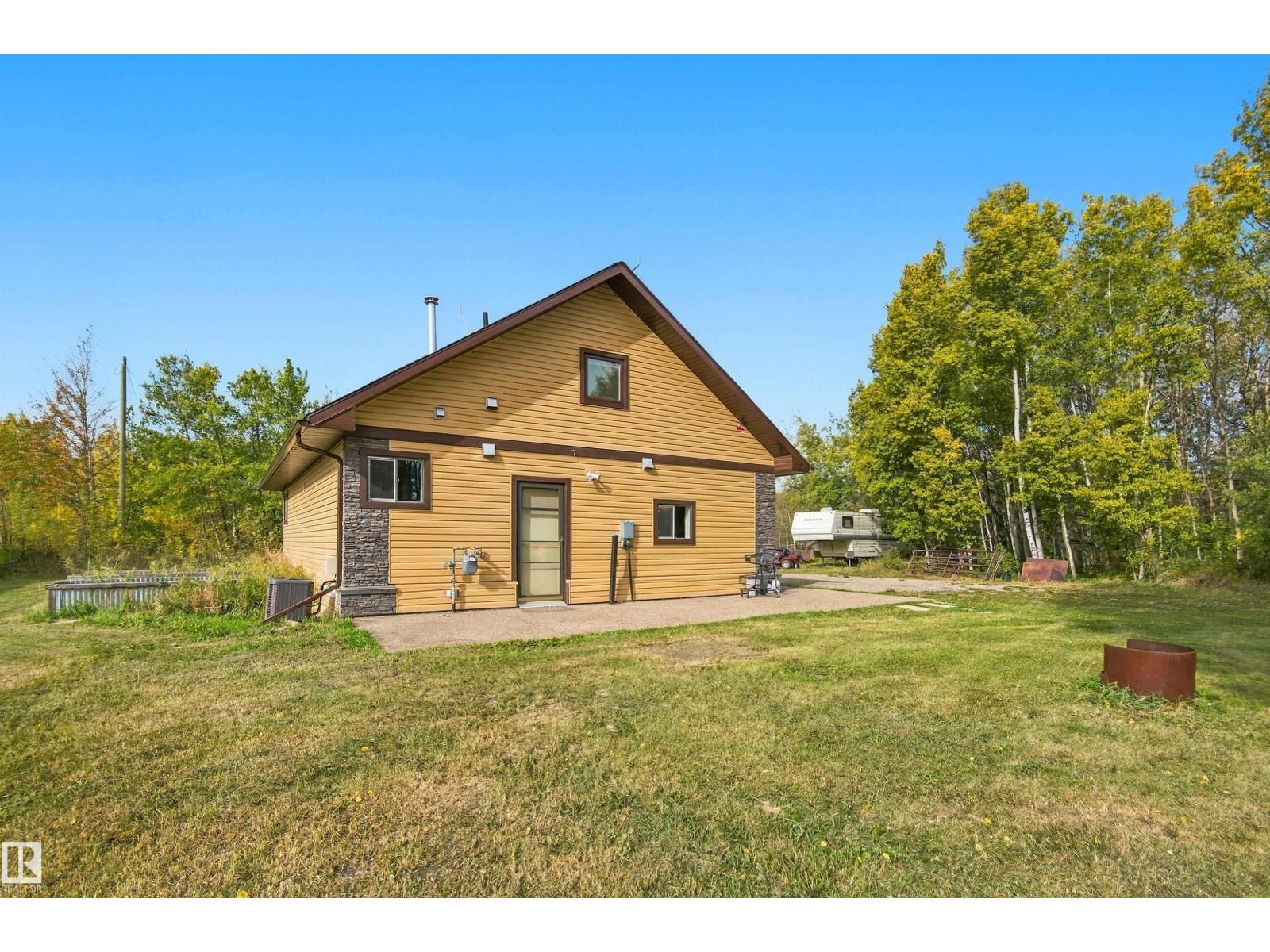 217-51069 Rge Rd 215, Los Villas — photo 1 of 28: Property photo