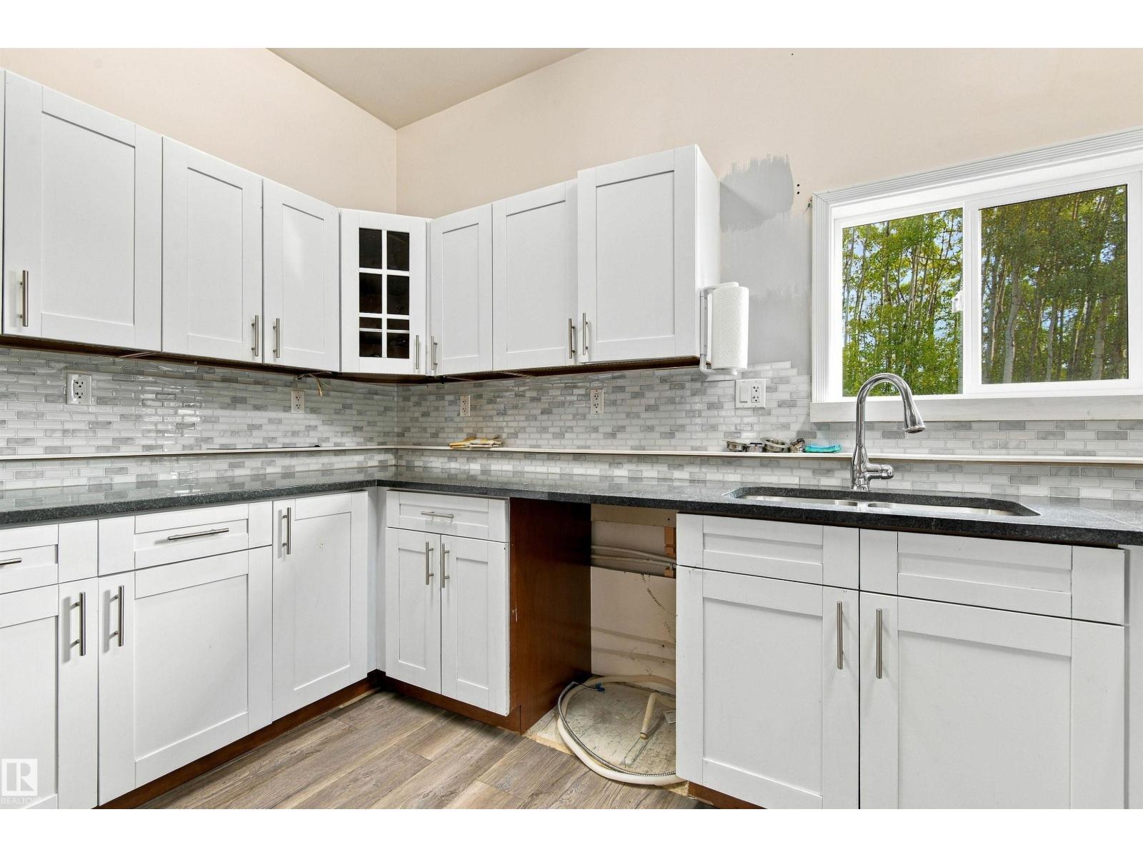 217-51069 Rge Rd 215, Los Villas — photo 5 of 28: Property photo