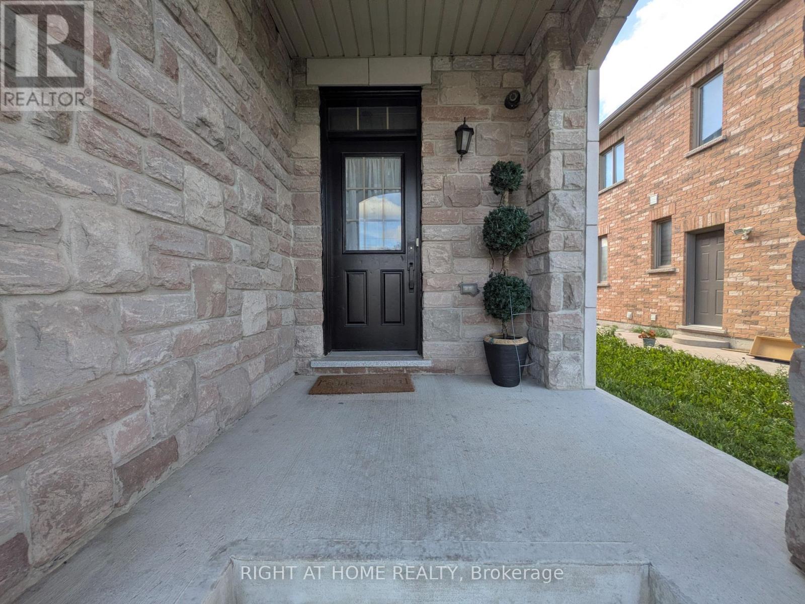 37 BIDDENS SQUARE, Brampton (Bram East) — photo 2