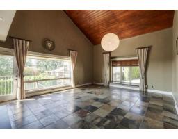 5575 Fairlight Crescent, Delta, BC V4E1B3 Photo 6