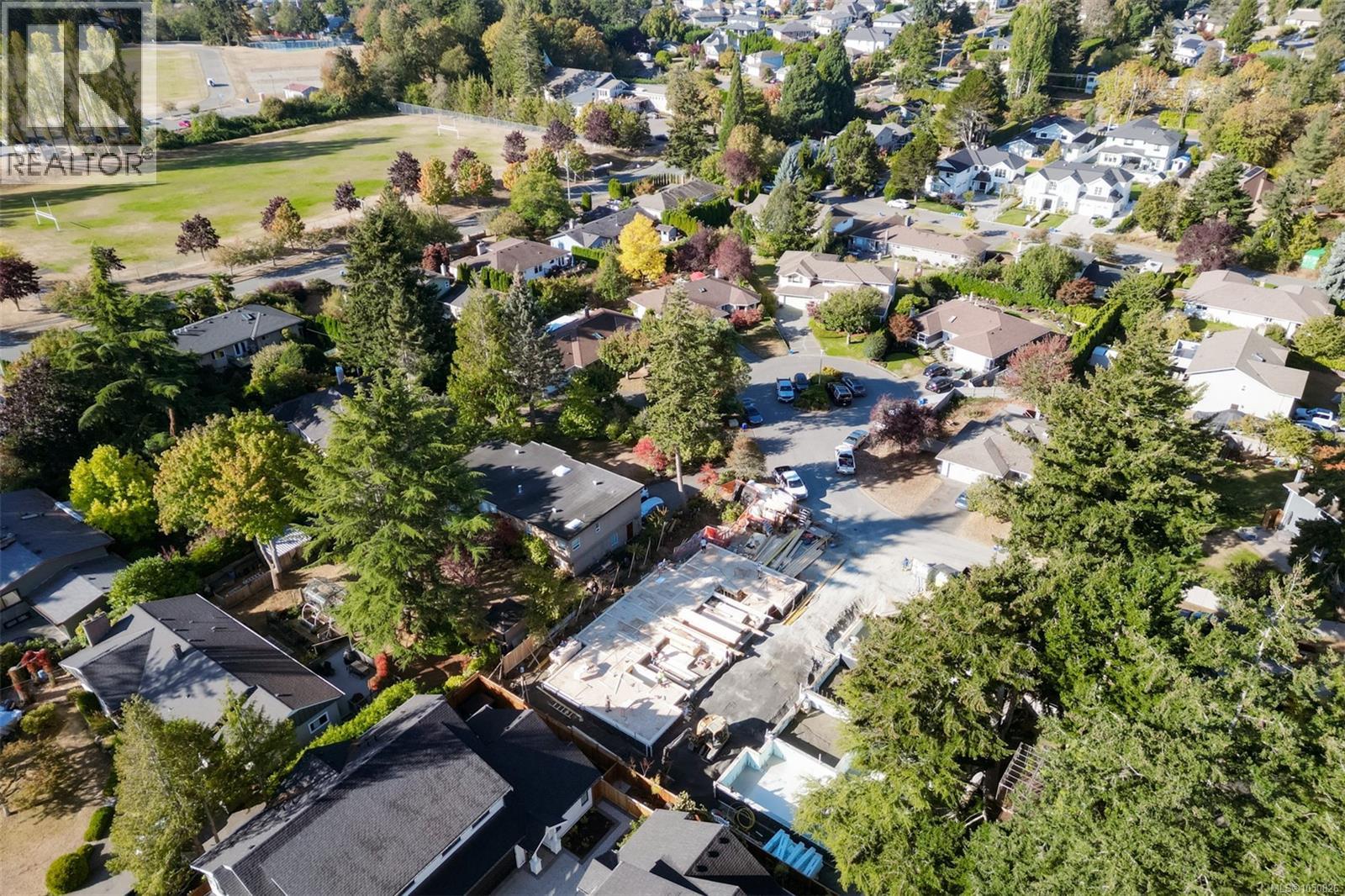 1 871 Gardner Place, Saanich
