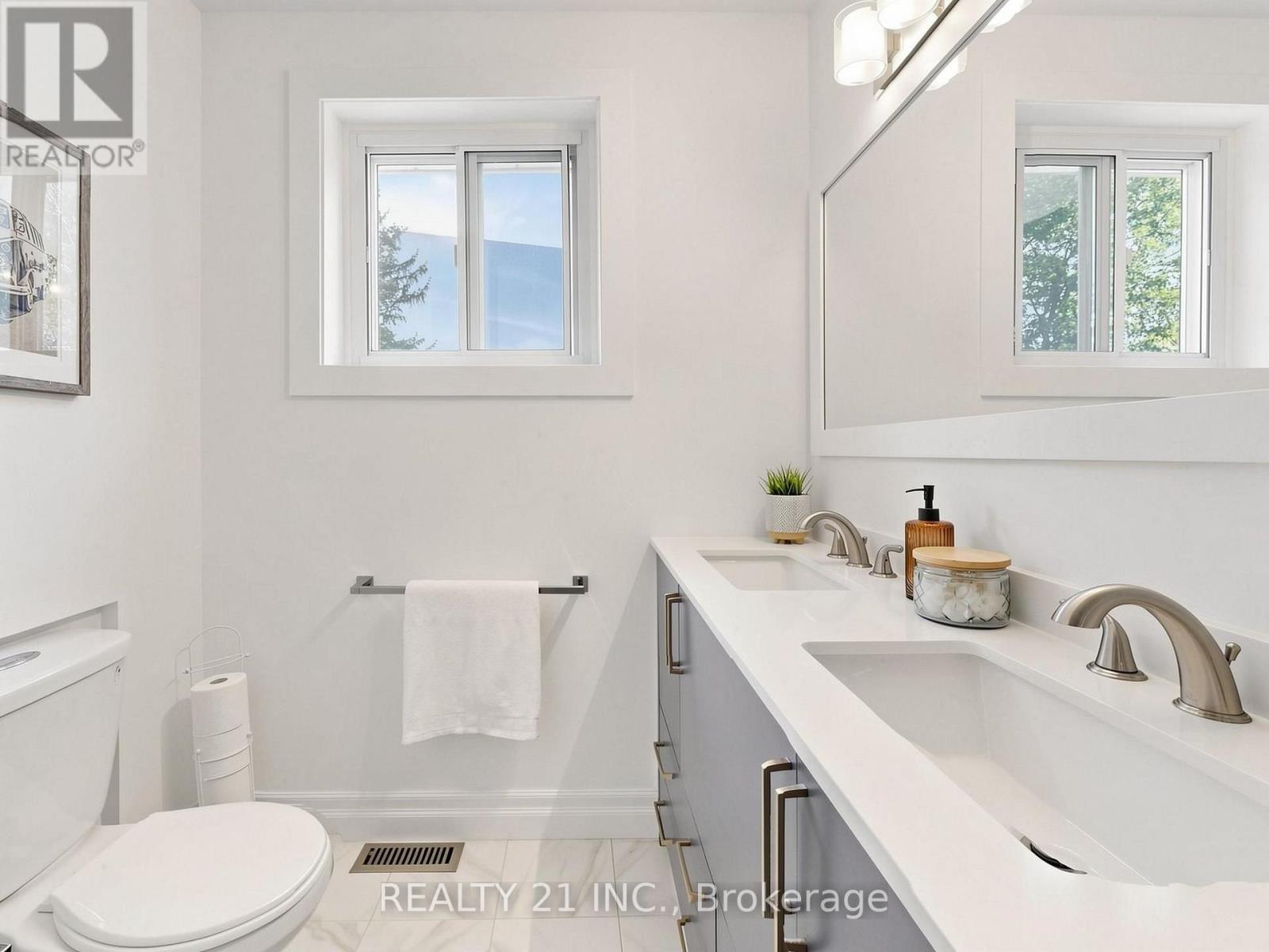 132 HARDING BOULEVARD - Image 24
