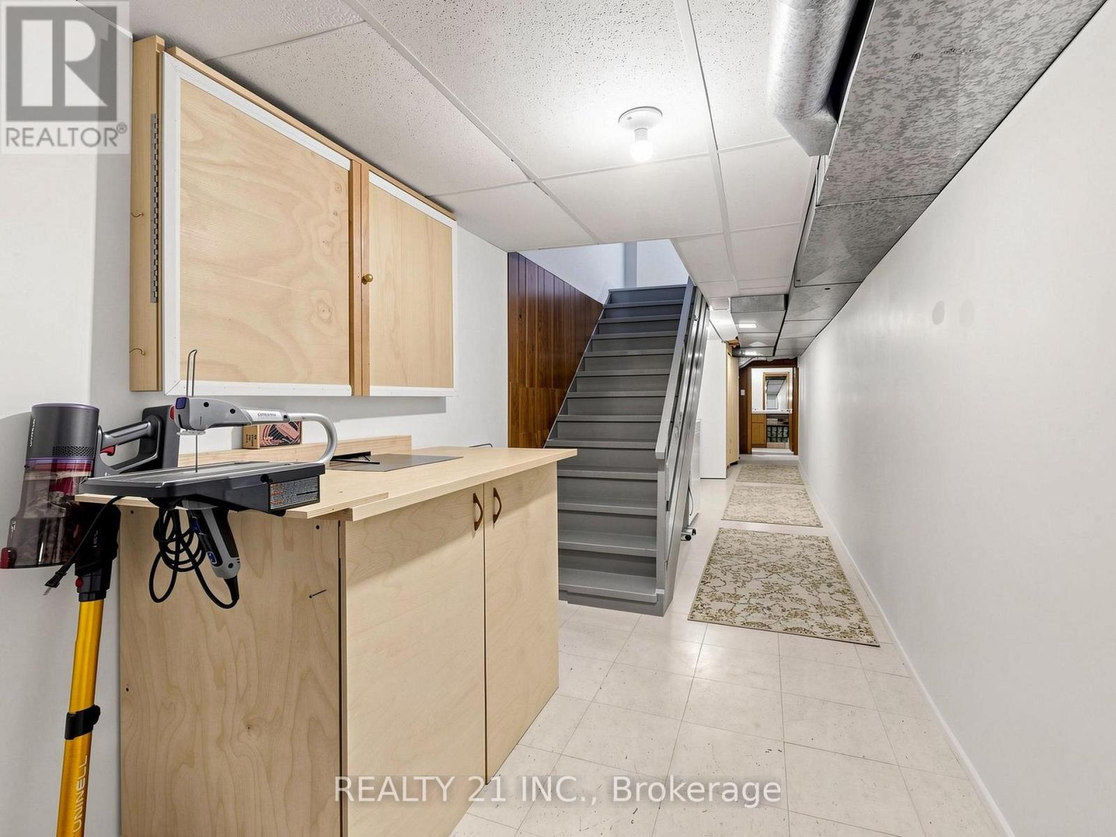 132 HARDING BOULEVARD - Image 25