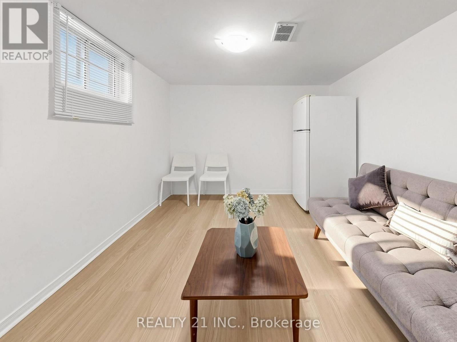 132 HARDING BOULEVARD - Image 30