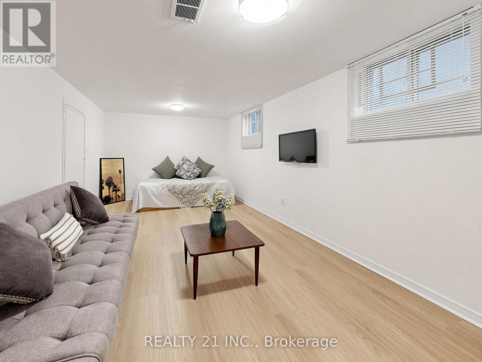 132 HARDING BOULEVARD - Image 29