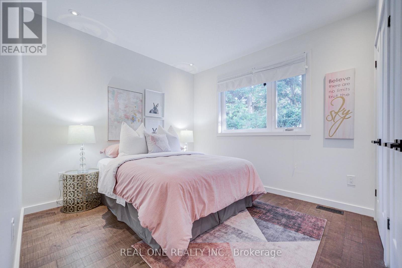 19 BATTENBERG AVENUE - 27