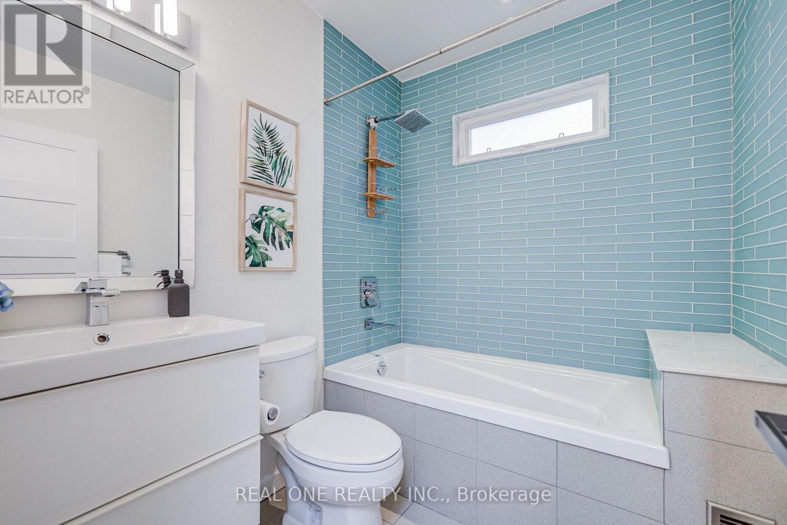 19 BATTENBERG AVENUE - Image 31