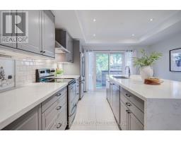 19 Battenberg Avenue, Toronto, ON M4L1J7 Photo 13