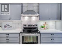 19 Battenberg Avenue, Toronto, ON M4L1J7 Photo 17