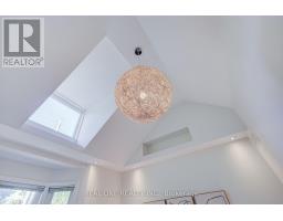19 Battenberg Avenue, Toronto, ON M4L1J7 Photo 24