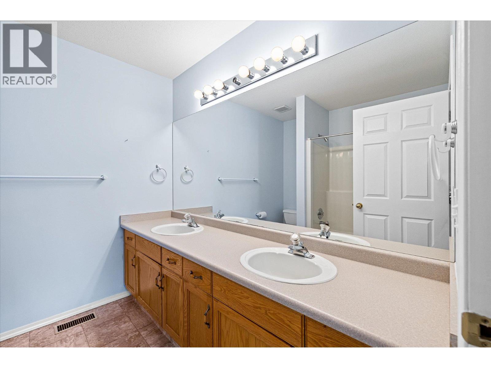 #17 1874 Parkview Crescent - 20