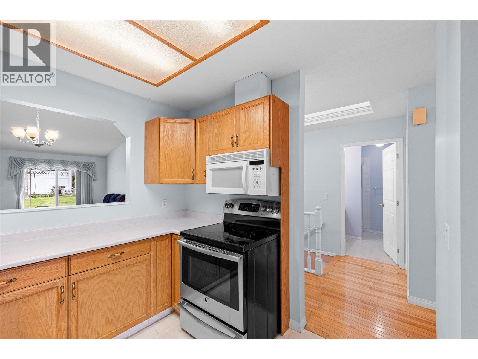 #17 1874 Parkview Crescent - 13