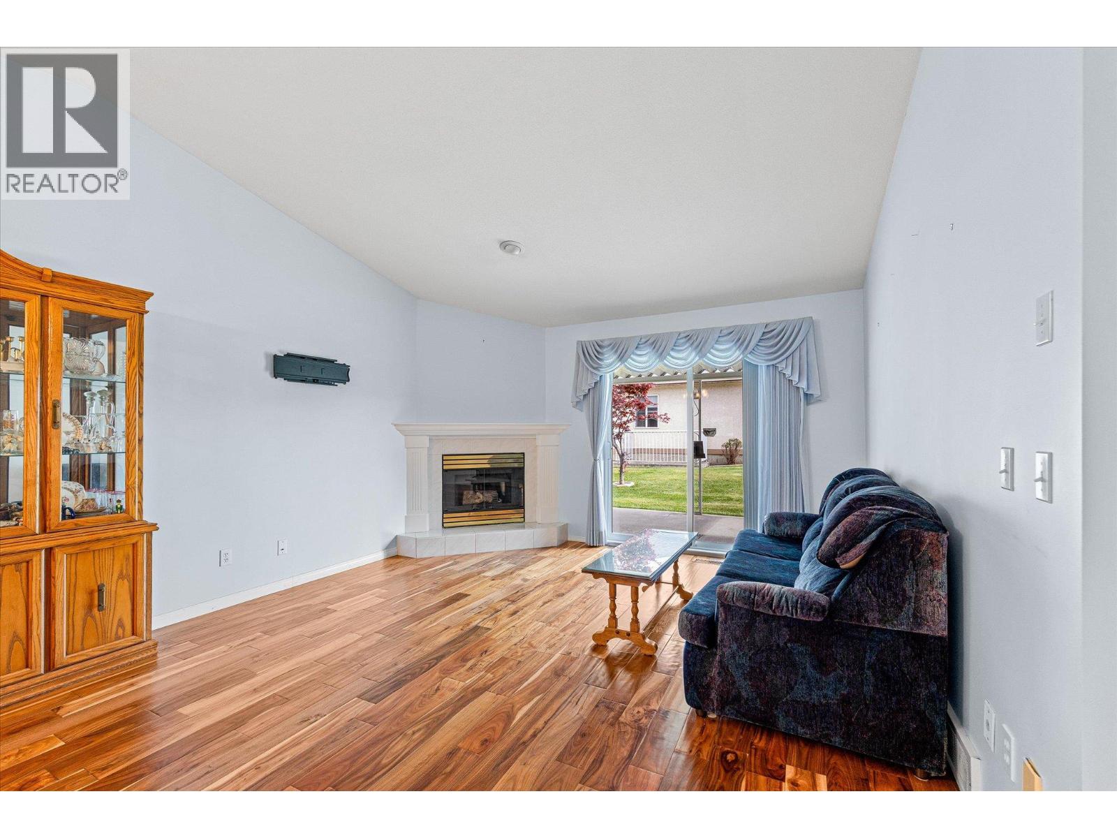 #17 1874 Parkview Crescent - 10