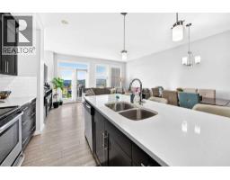 Bedroom - 5a Heritage Drive, Cochrane, AB T4C2N6 Photo 6