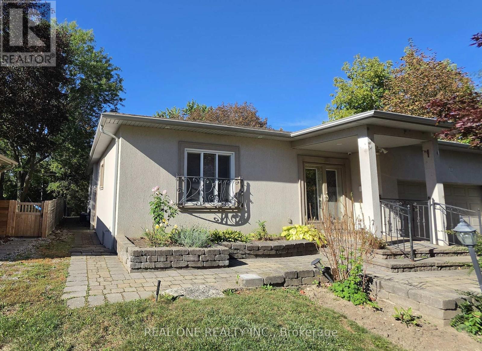 36 WILDROSE CRESCENT E - 2