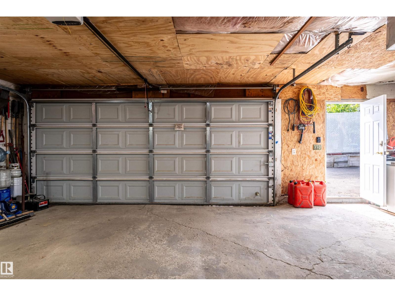 2663 89 ST NW - Image 45