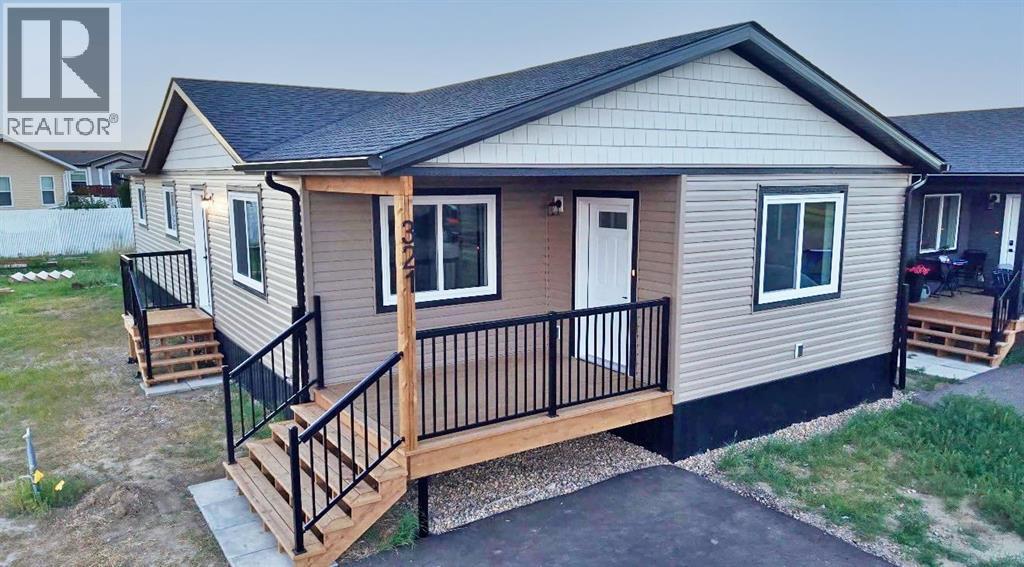 321 20 Street E - 1