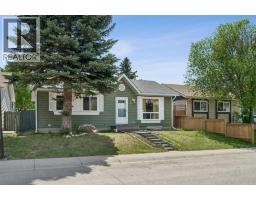 83 Appletree Close SE - photo 3
