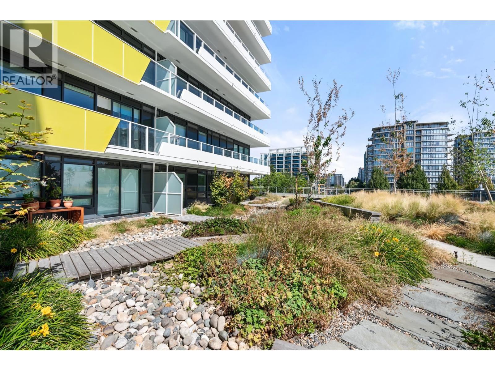 Photo of 527 5766 GILBERT ROAD 27