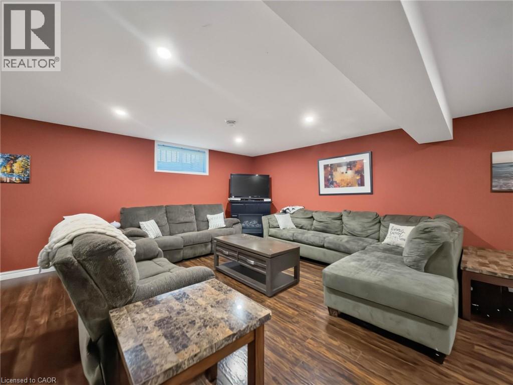 9 POSTMA Drive - Image 33