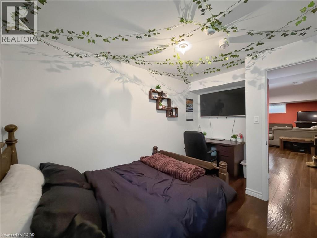 9 POSTMA Drive - Image 40