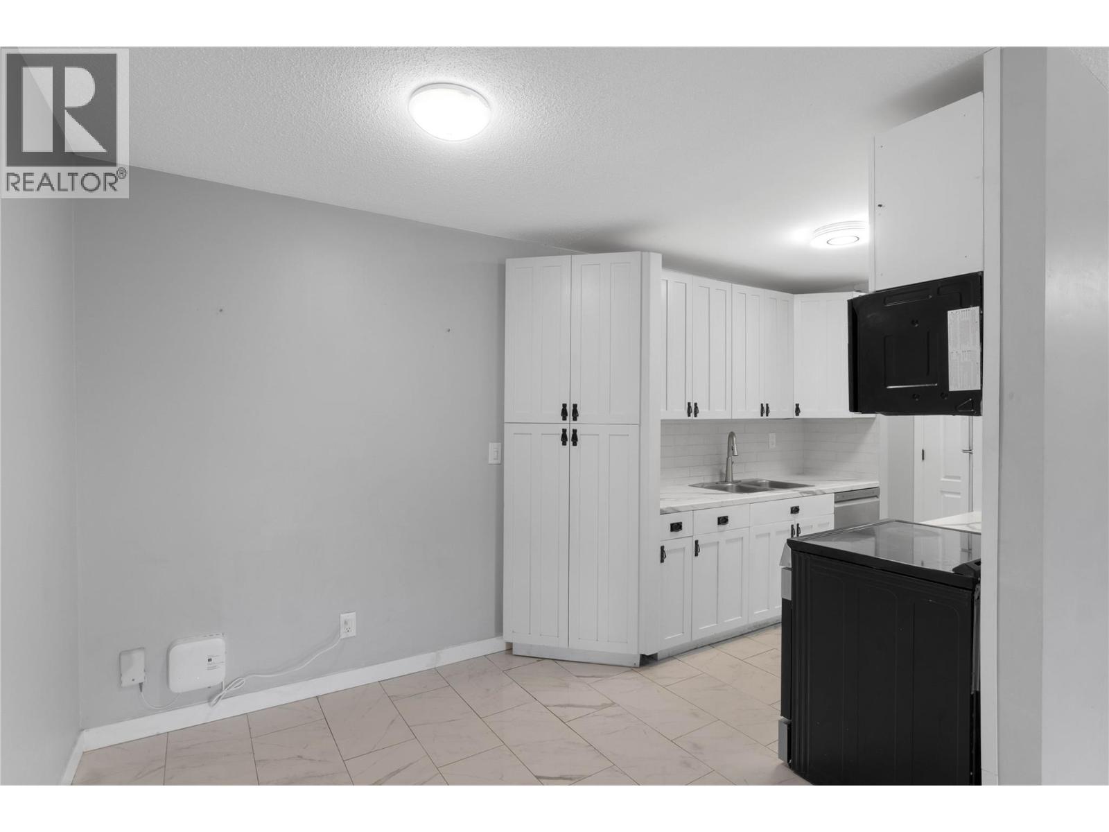 #6 1595 SUMMIT Drive - 6