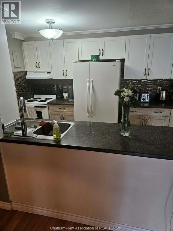 #108 925 Grand Avenue West, Chatham, Ontario, N7L4Z1, Chatham, Ontario — photo 5 of 5