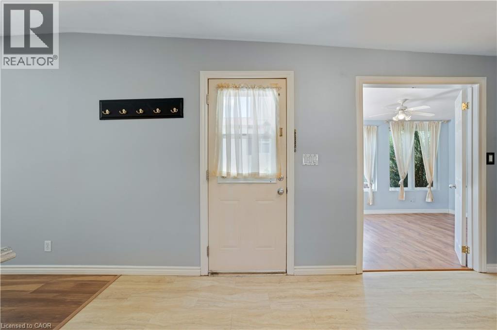 120 MAPLE Crescent, Flamborough — photo 10