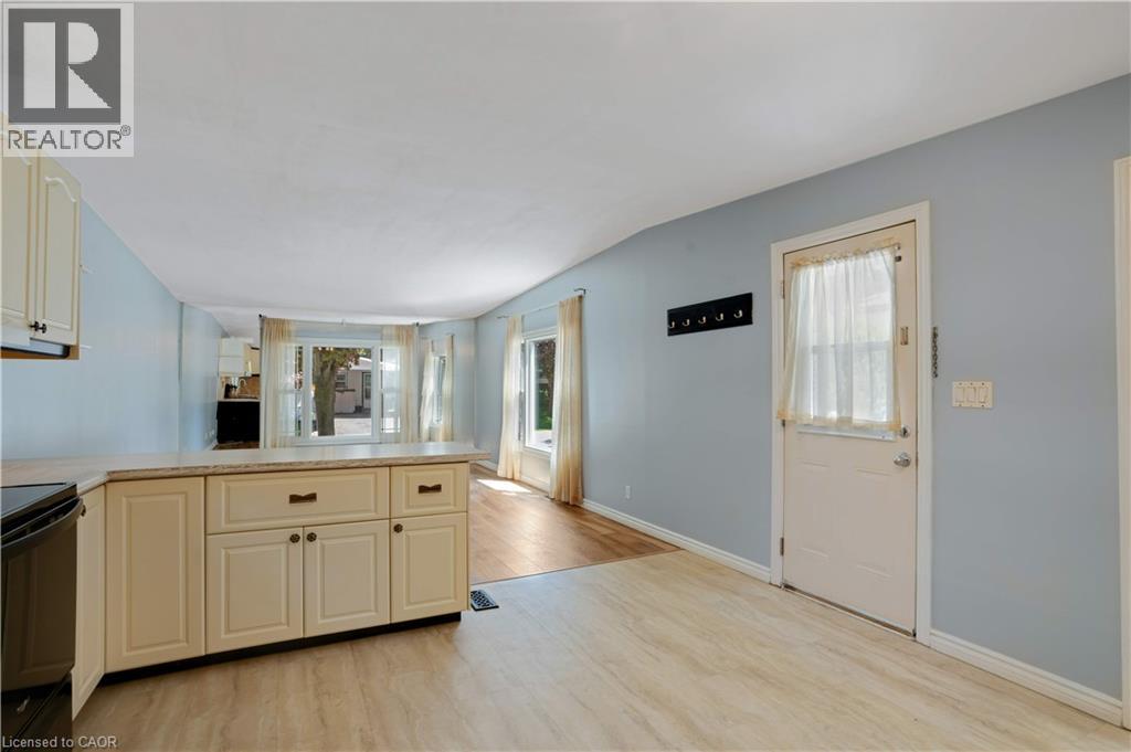 120 MAPLE Crescent, Flamborough — photo 11