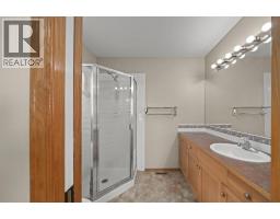 111 Martinvalley Place Ne, Calgary, AB T3J4A2 Photo 12