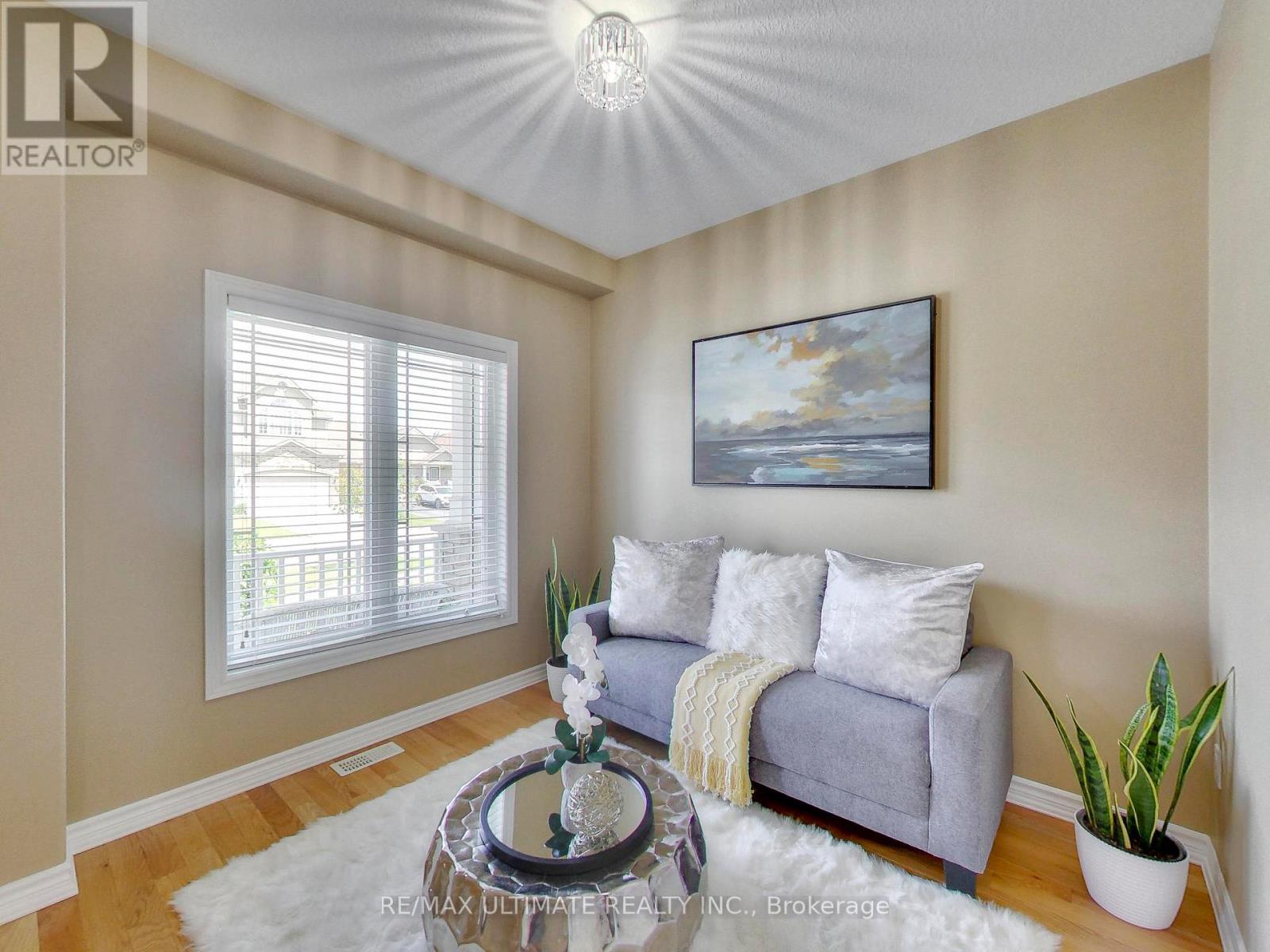 152 GRAY AVENUE, New Tecumseth (Alliston) — photo 2