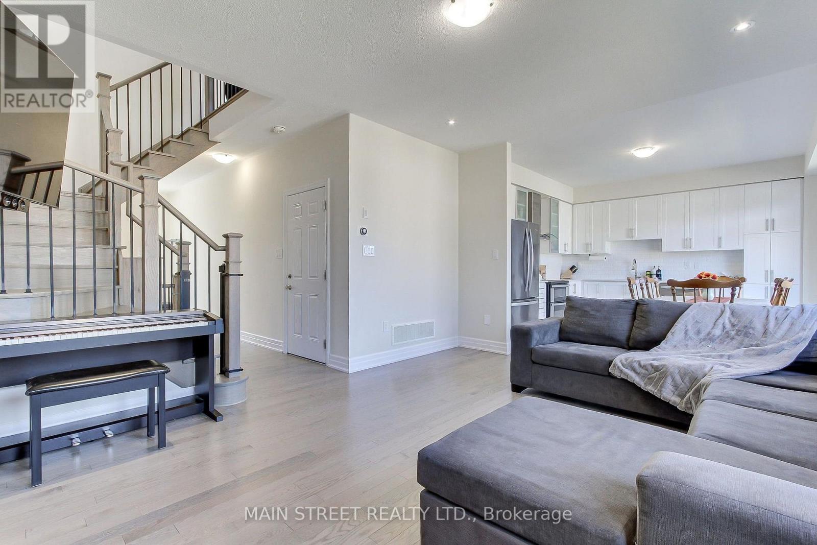 90 KINGKNOLL CRESCENT, Georgina (Keswick South) — photo 11