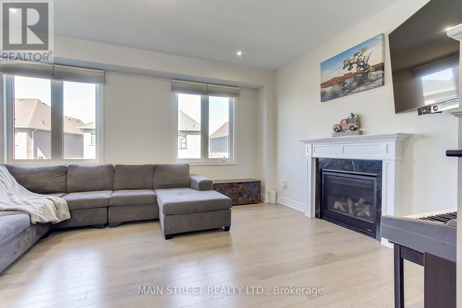 90 KINGKNOLL CRESCENT, Georgina (Keswick South) — photo 8