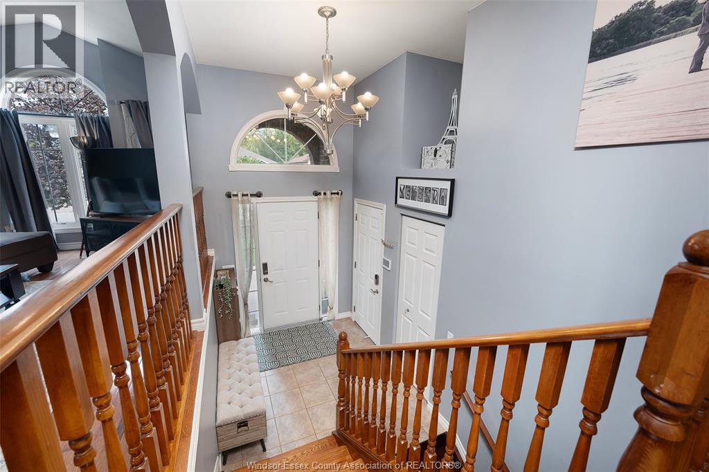 1131 KING LOUIS - 17
