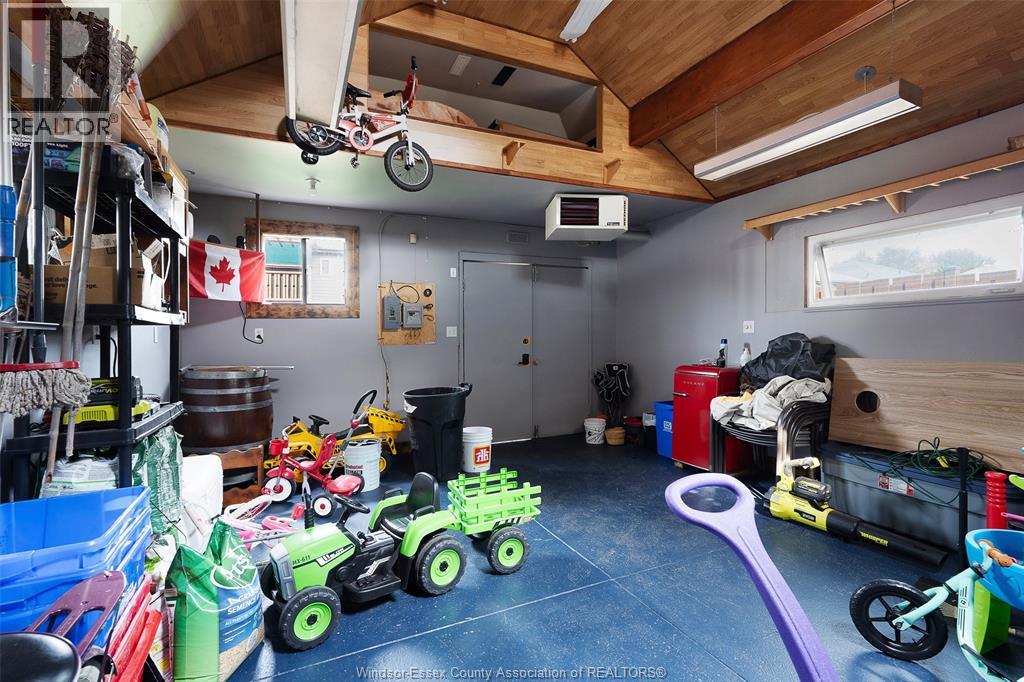 1131 KING LOUIS - 15