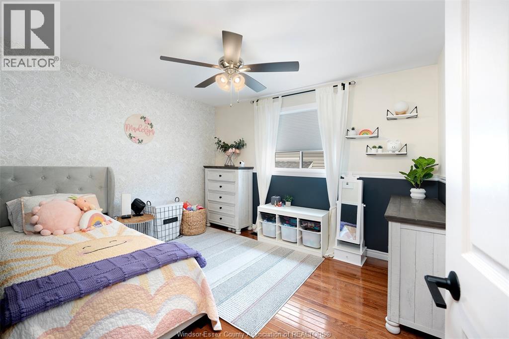 1131 KING LOUIS - 28