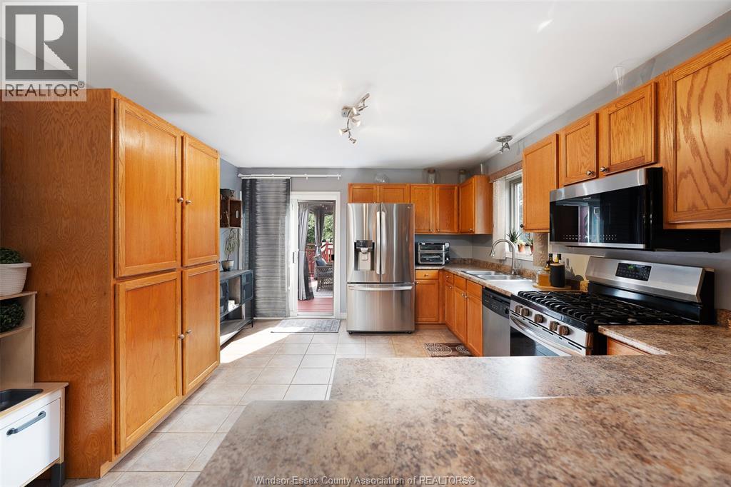 1131 KING LOUIS - 24
