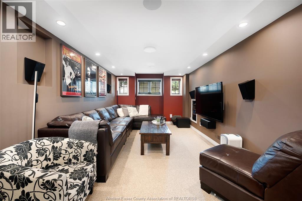 1131 KING LOUIS - 39