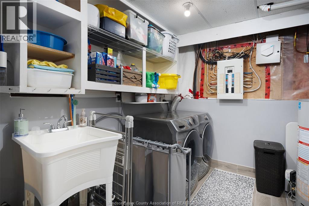 1131 KING LOUIS - 44