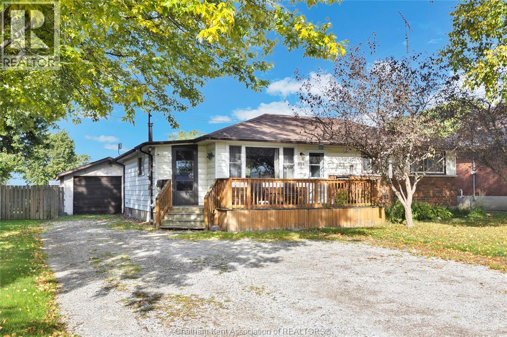 686 Albert STREET, Wallaceburg — photo 3