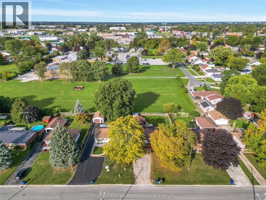 686 Albert STREET - Image 36