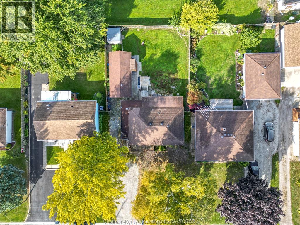 686 Albert STREET, Wallaceburg — photo 4